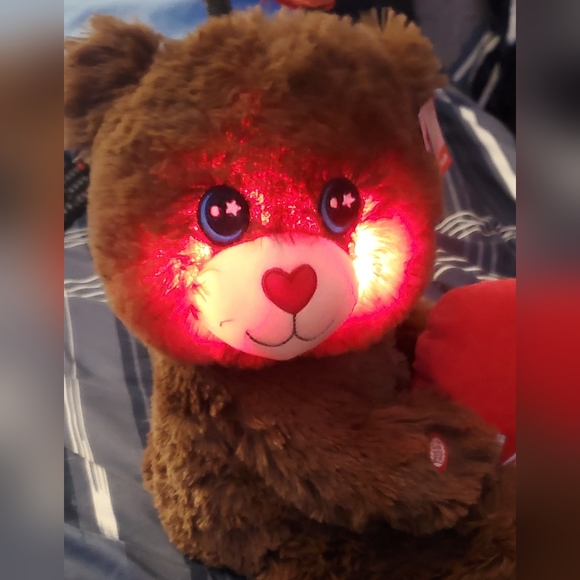 Cutest & Softest Stuffed Teddy Bear, Lites-Up & Sings "I Got You Babe"!!   New!! - Picture 2 of 11